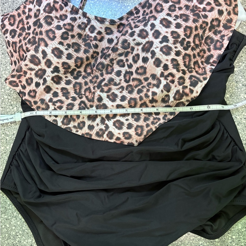 Leopard Print Ruffle Swimsuit - Picture 3 of 6
